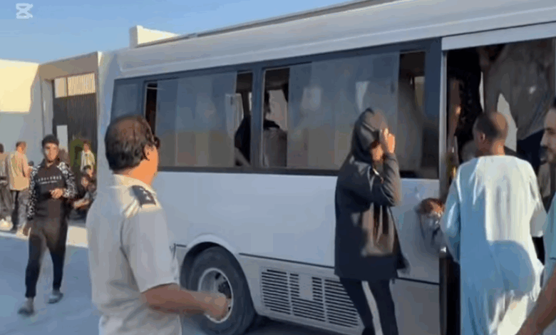 ترحيل مصريين من ليبيا