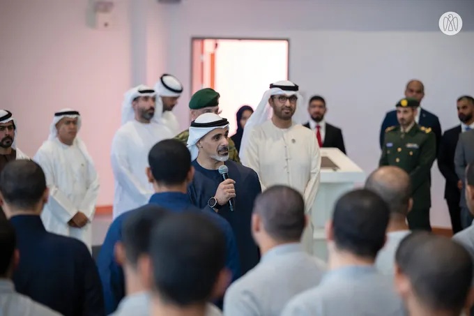 خالد بن محمد يلتقي الطلبة العسكريين الإماراتيين في اليونان
